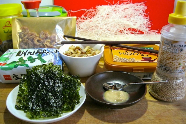 Noodles fatti in casa, ingredienti orientali