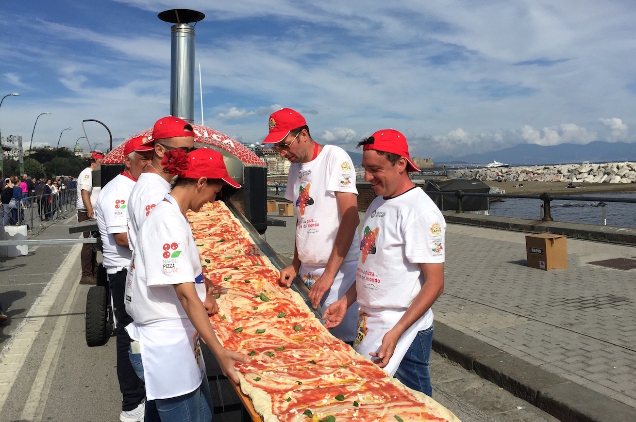 La pizza più lunga del mondo