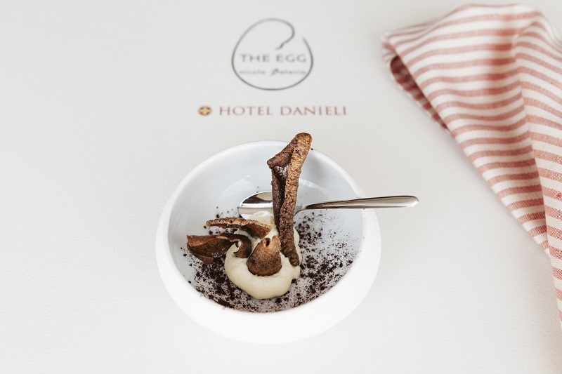 Hotel Danieli – The Egg Nicola Batavia @ Hotel Danieli - Tiramis con riso soffiato