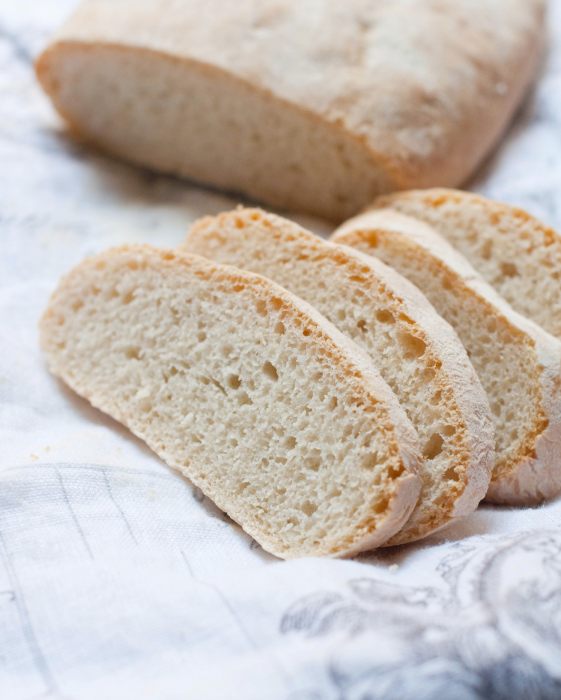 Pane toscano; pane senza sale