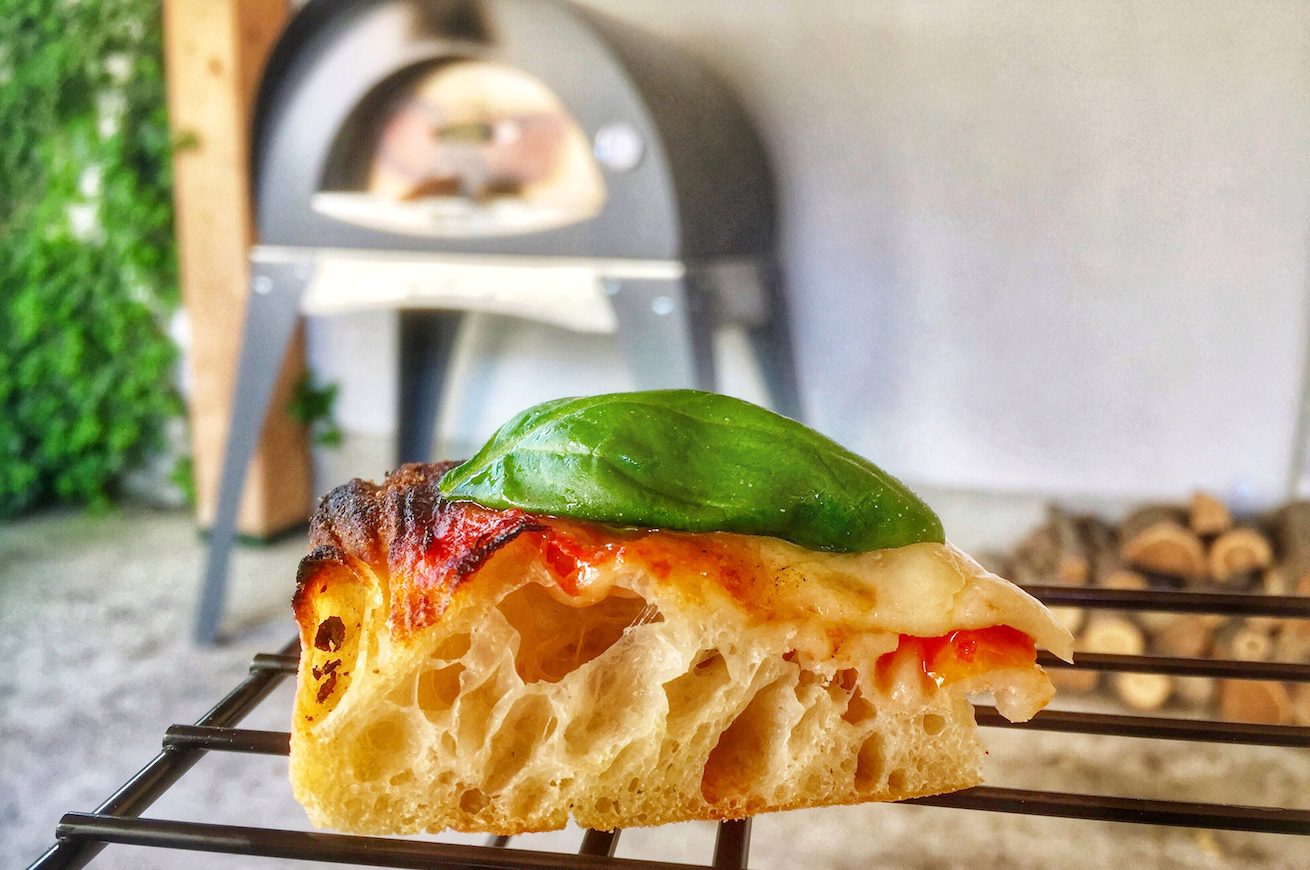 Pizza in teglia romana - Cottura forno a legna sezione