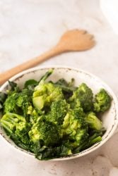 broccoli lavati in ciotola