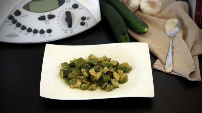 zucchine-trifolate-bimby-piatto-800x450