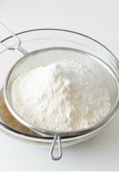 farine setacciate aggiunte al composto