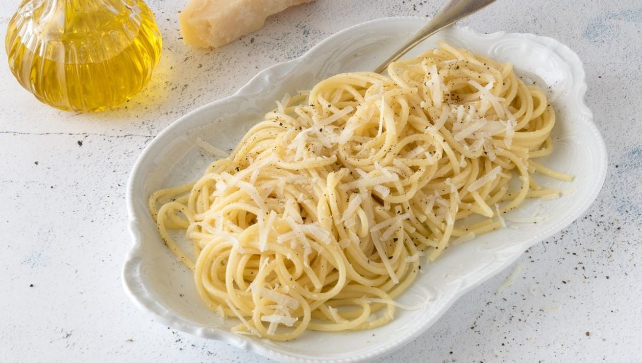 pasta olio e parmigiano