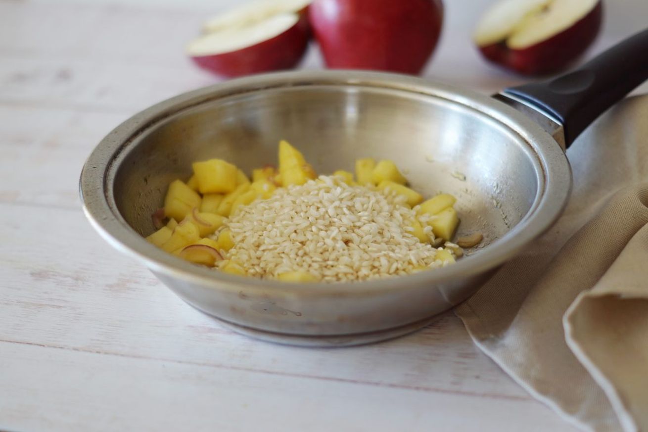 risotto gorgonzola e mele preparazione