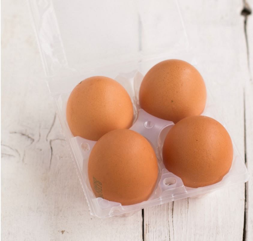 uova in guscio nella loro confezione