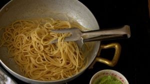 spaghetti mantecati nella padella