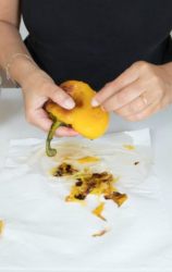 peperone giallo sbucciato
