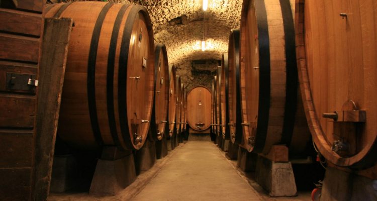Vin : au classement des vins les plus chers du monde, la France l’emporte