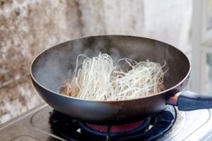 spaghetti nella wok
