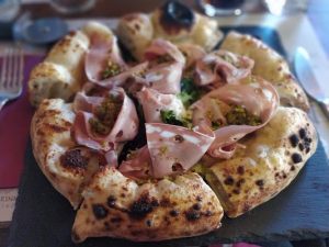 Fra-Diavolo-dettaglio-pizza