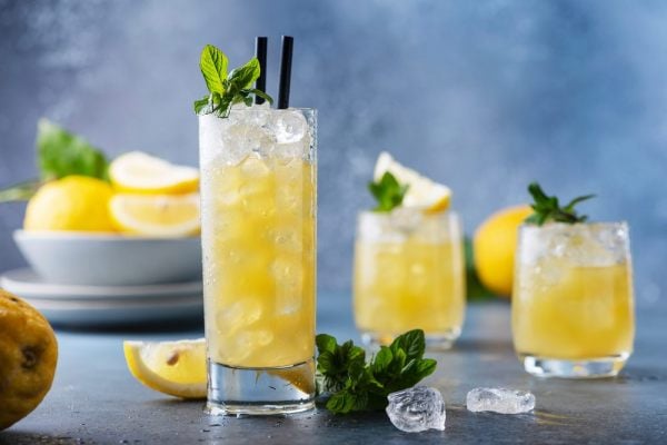 bicchieri di vodka lemon