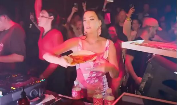 Katy Perry pizza